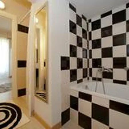 Charming Flat In Piazza Mondovì