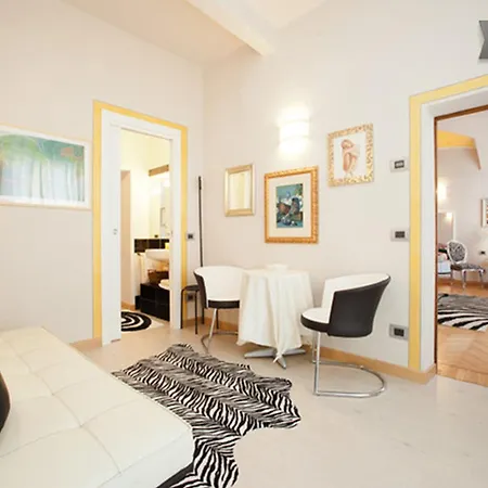 Charming Flat In Piazza דירה *