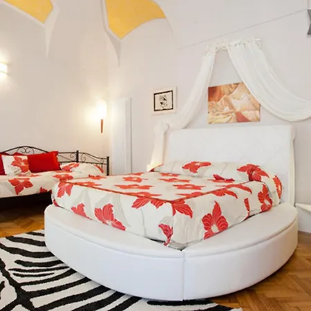 Charming Flat In Piazza Apartament Mondovì