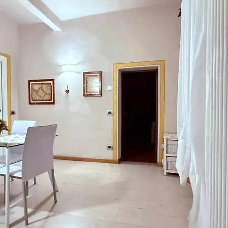 Charming Flat In Piazza Appartamento Mondovì